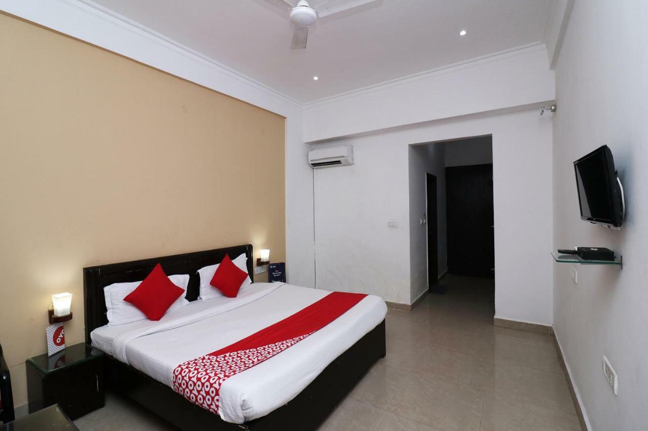 Hotel Oyo 13564 Near Prem Mandir Mathura Exterior foto
